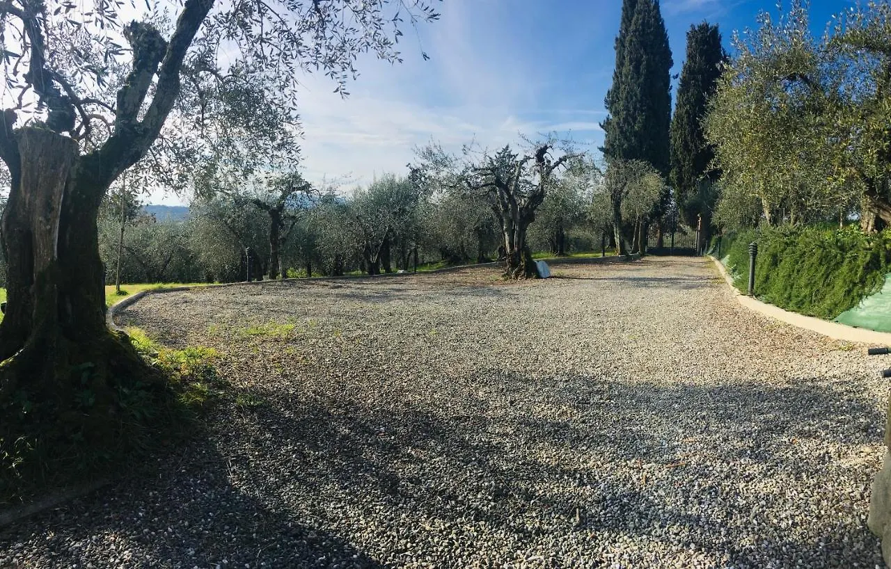 Cozy Tuscany Apartment With View Pescia
