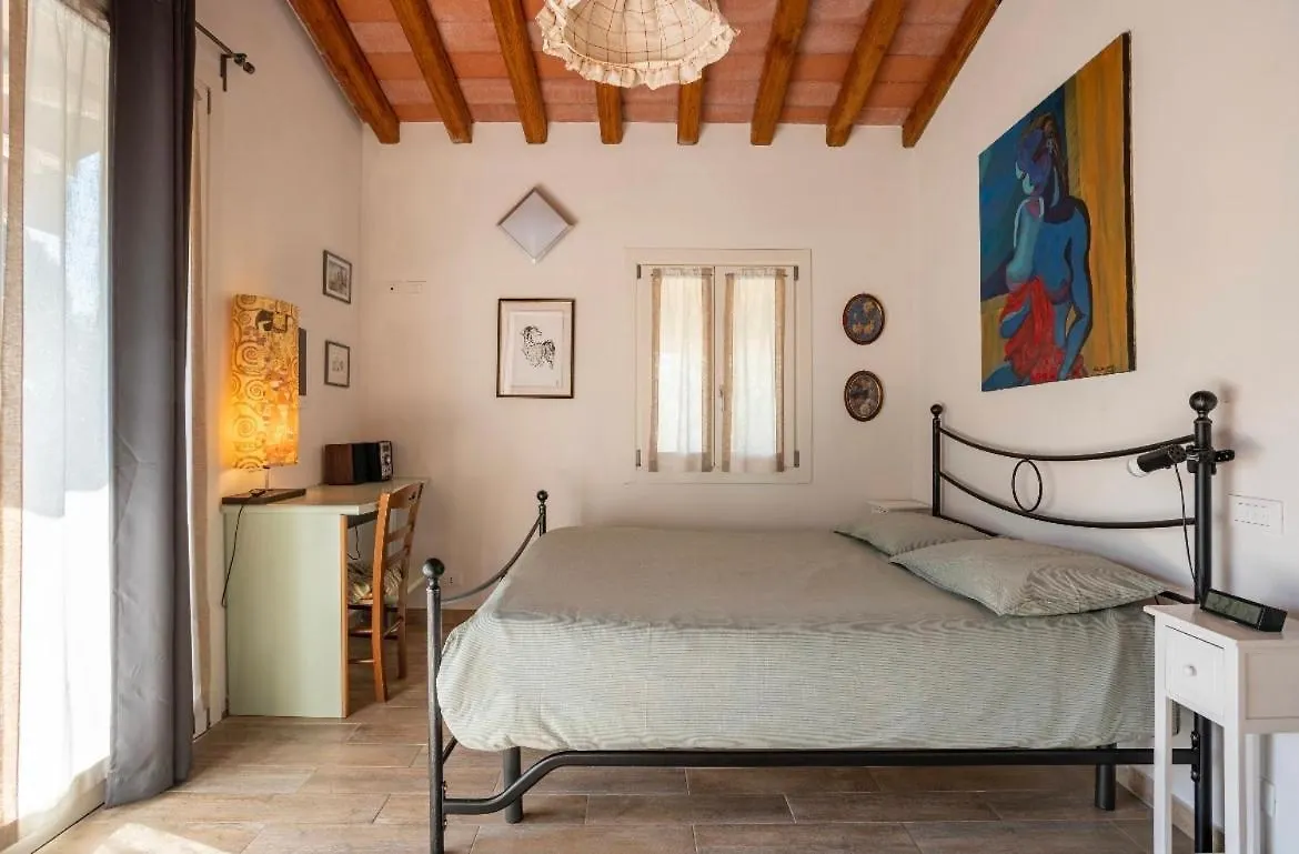 Cozy Tuscany Apartment With View Pescia