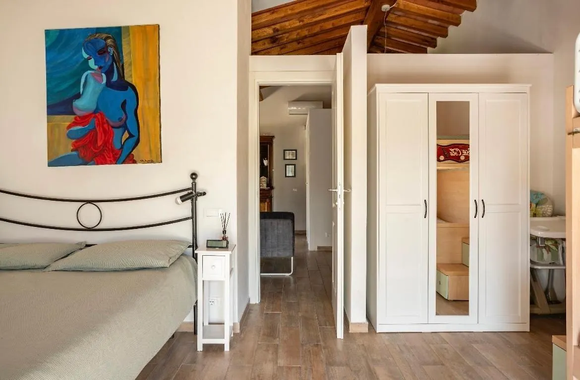 Cozy Tuscany Apartment With View Pescia